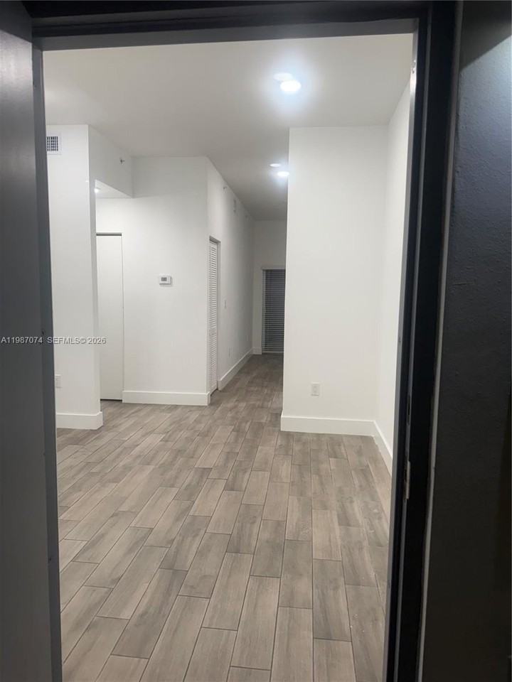 486 E 30th St #202 - Photo 3 of 16