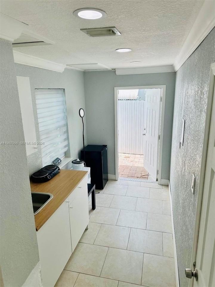 3251 Sw 104th Ct #3251 - Photo 3 of 8