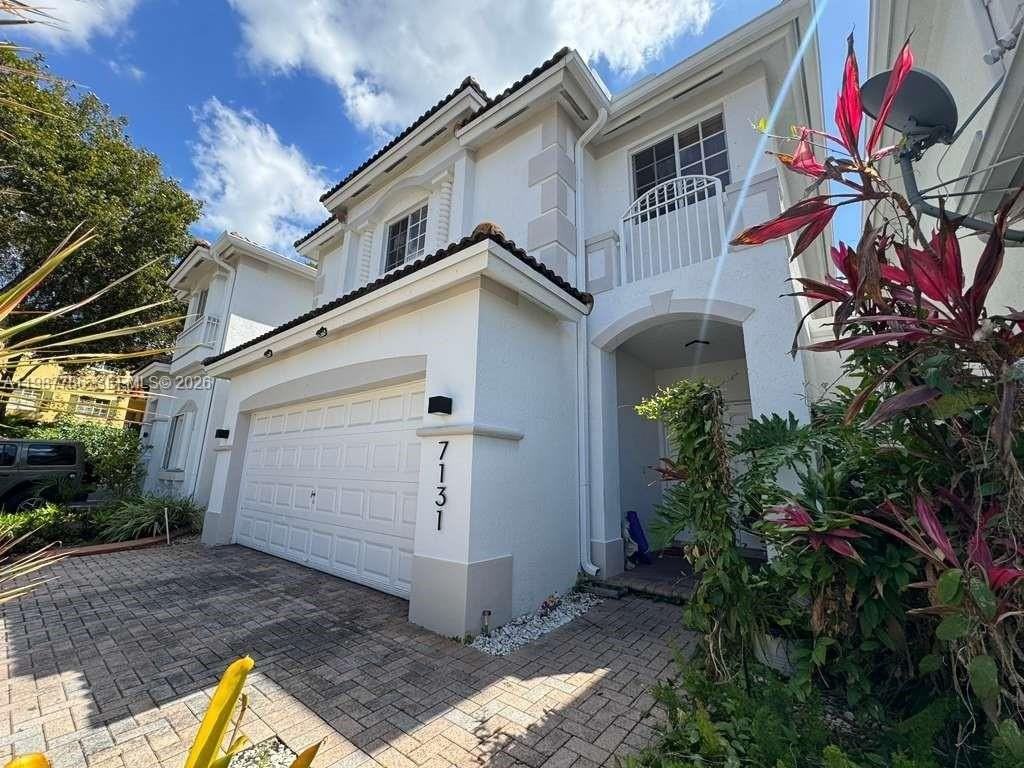 7131 Nw 114th Ct - Photo 3 of 32