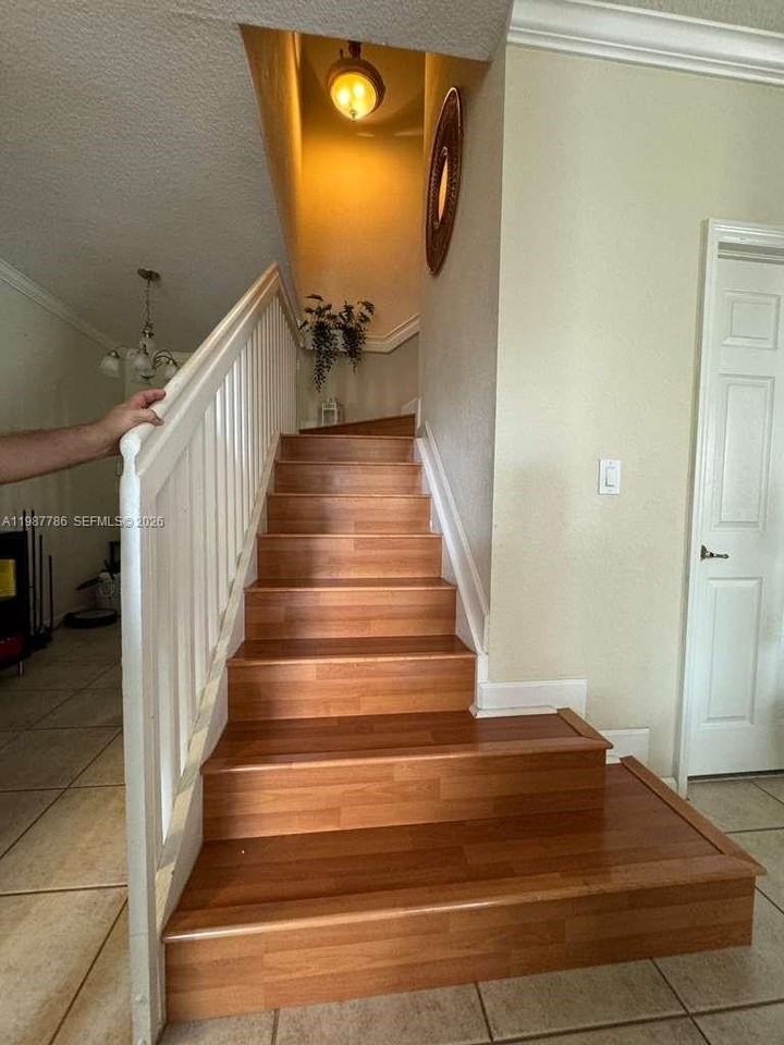 7131 Nw 114th Ct - Photo 6 of 32