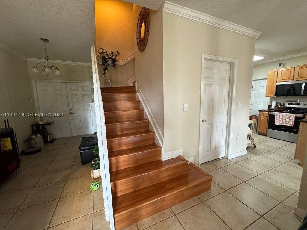 7131 Nw 114th Ct - Photo 7 of 32