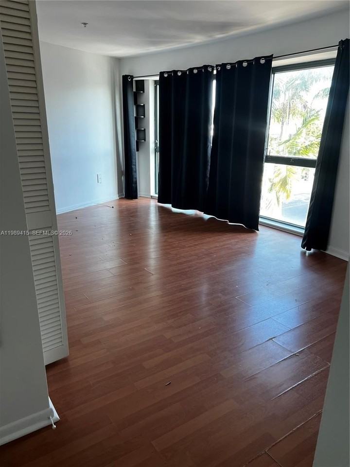 5705 Sunset Dr #5705 - Photo 3 of 6