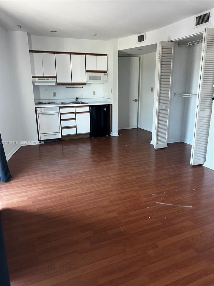 5705 Sunset Dr #5705 - Photo 4 of 6