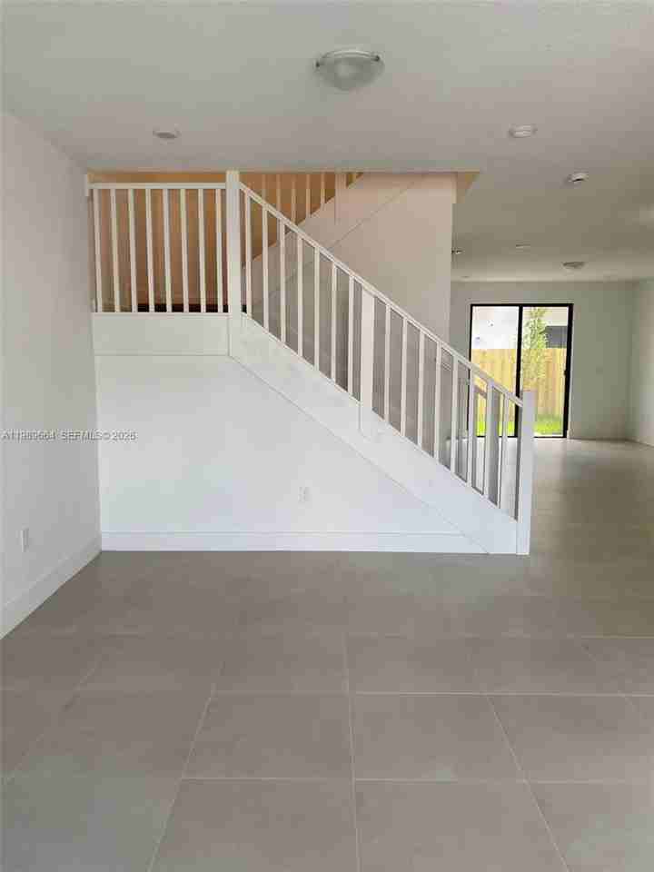 13633 Sw 157th Pl #0 - Photo 7 of 14