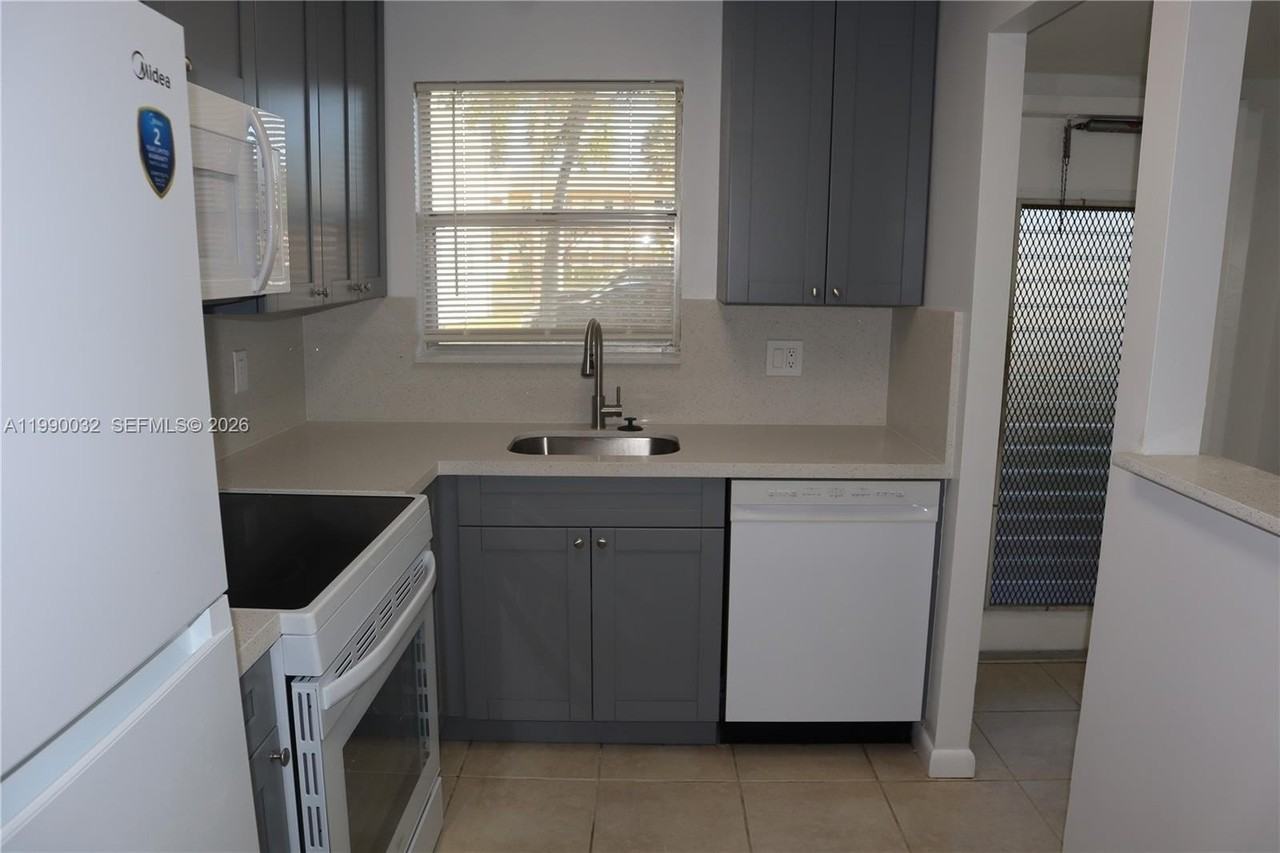 8500 Sunrise Lakes Blvd #111 - Photo 2 of 19