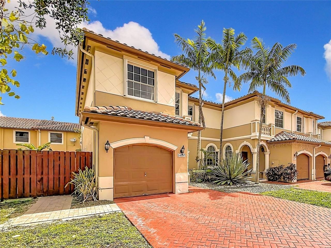 14097 Sw 51st Ln #14097 - Photo 3 of 36