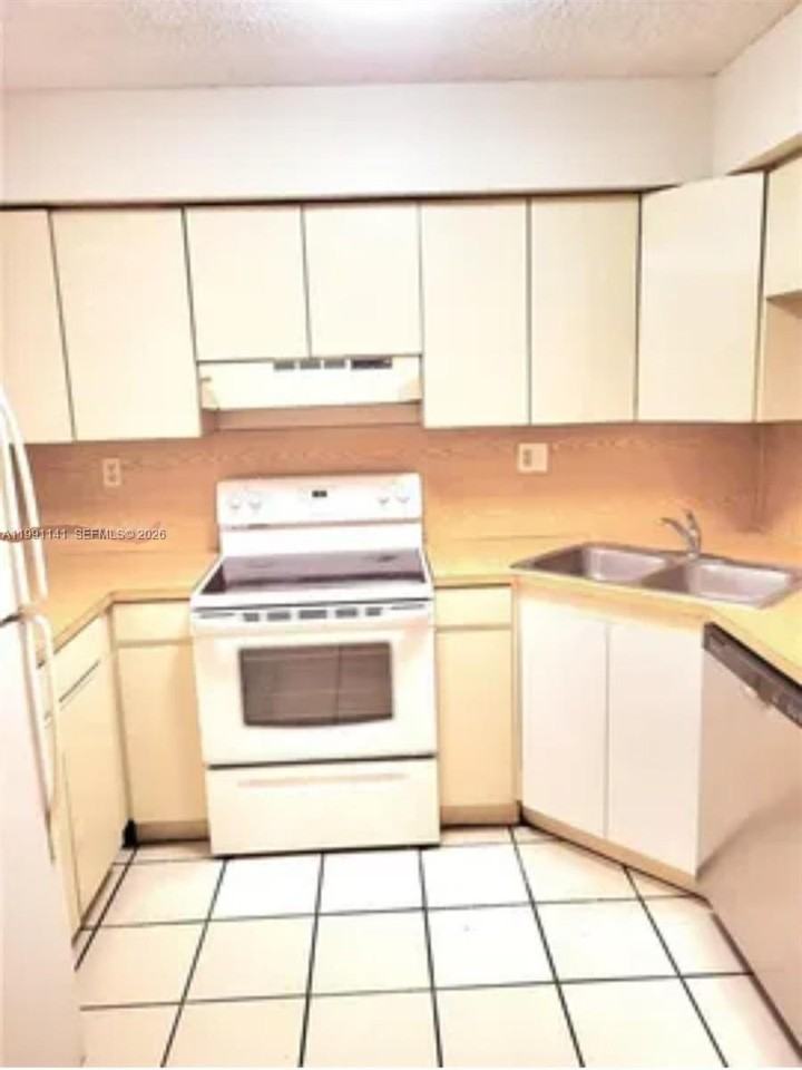 5765 W 25th Ct #211 - Photo 6 of 25