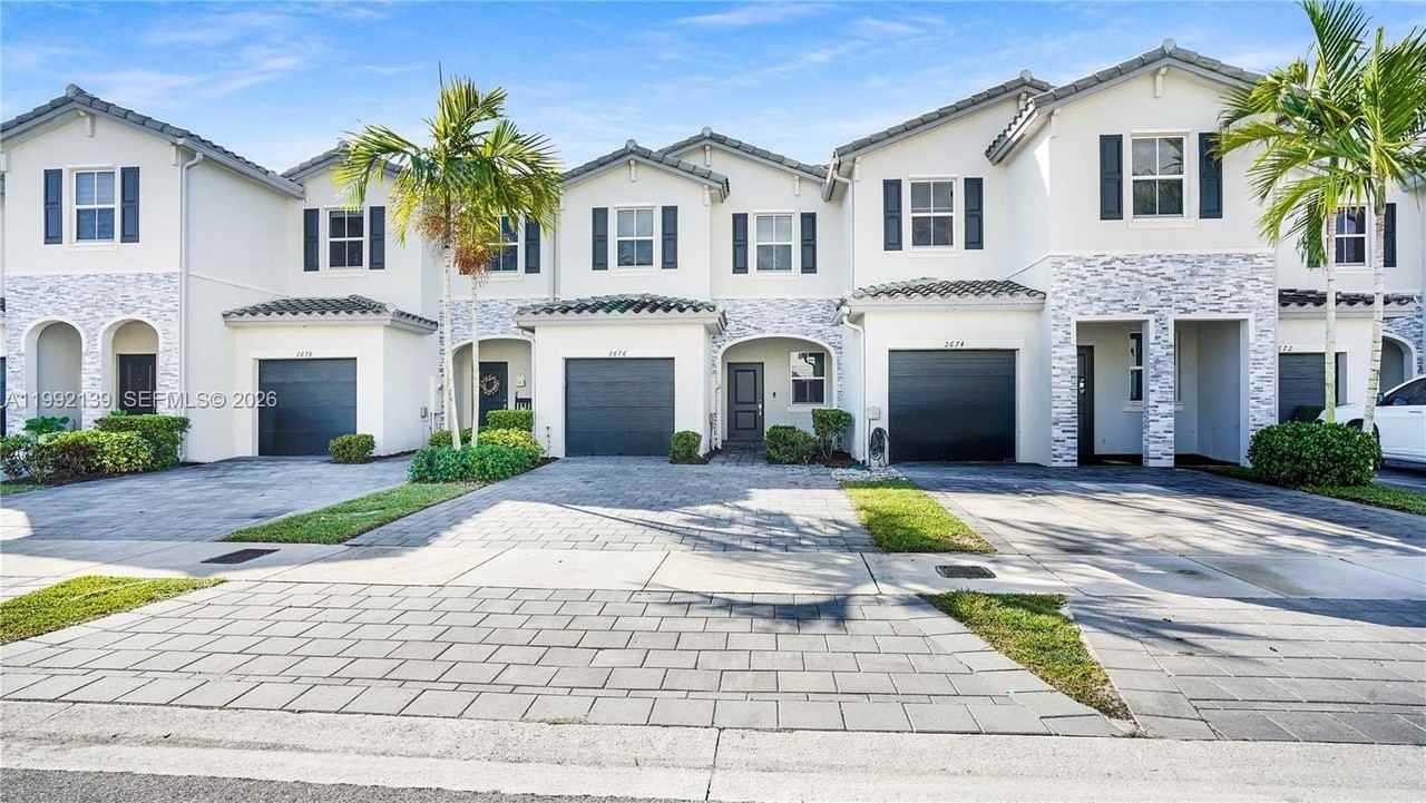 2676 Se 12th St #2676 - Photo 3 of 45