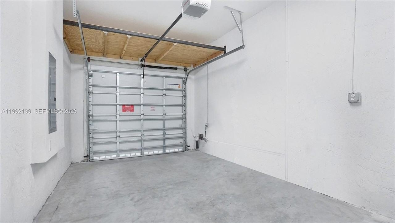 2676 Se 12th St #2676 - Photo 5 of 45