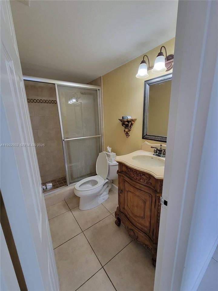 2020 Ne 135th St #904 - Photo 4 of 16