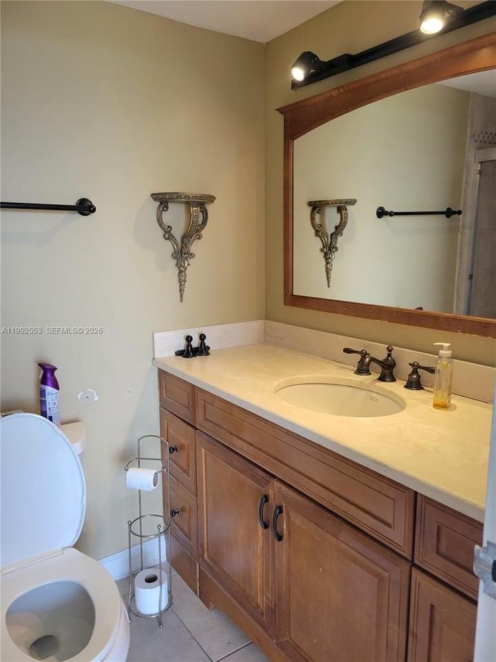 2020 Ne 135th St #904 - Photo 6 of 16