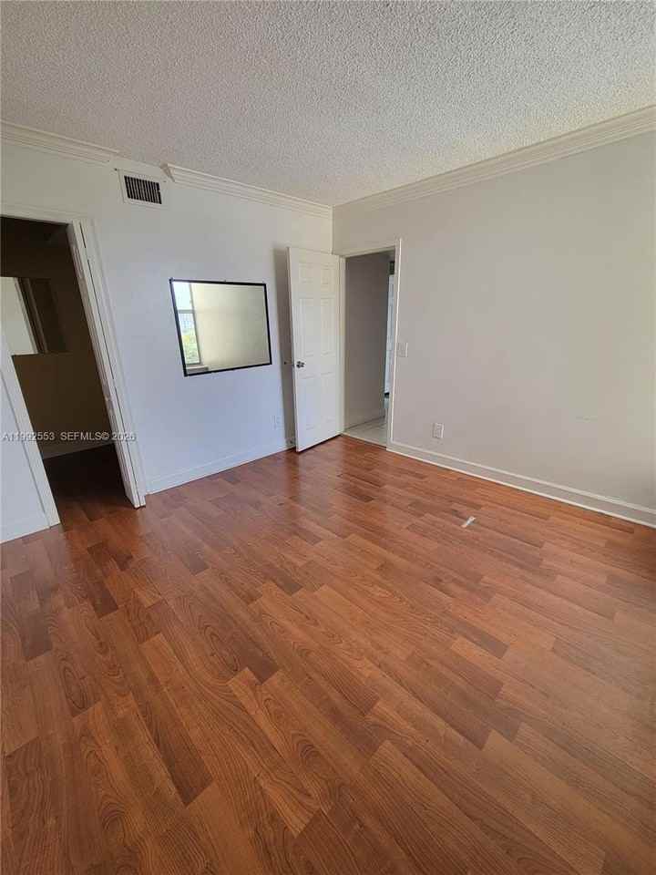 2020 Ne 135th St #904 - Photo 7 of 16