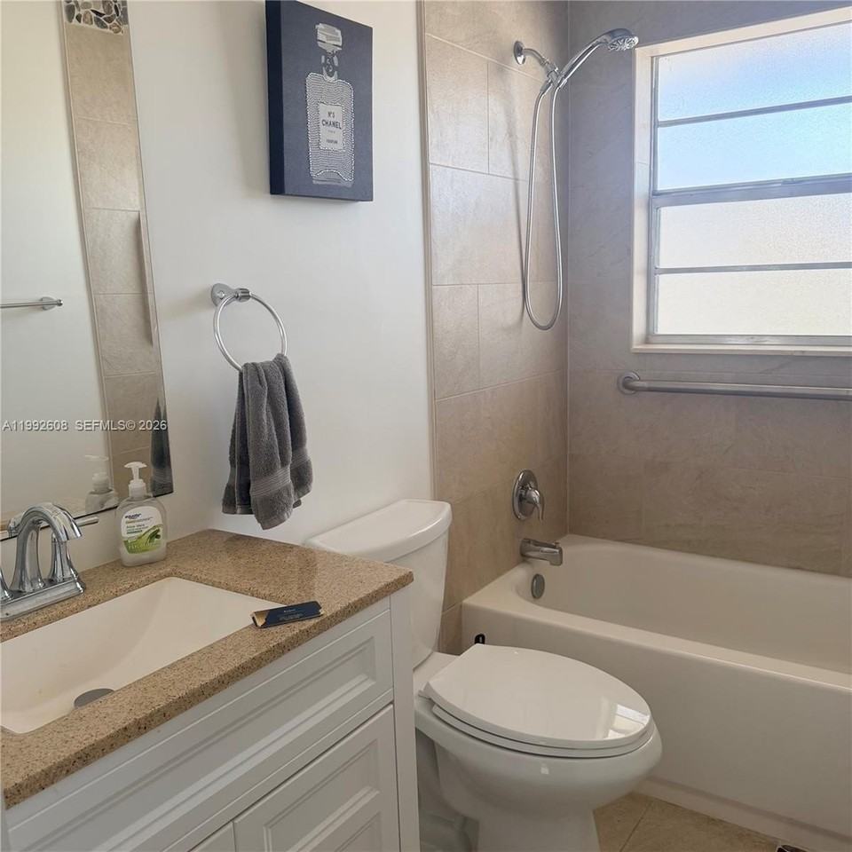 7500 Nw 5th Pl #204 - Photo 6 of 10