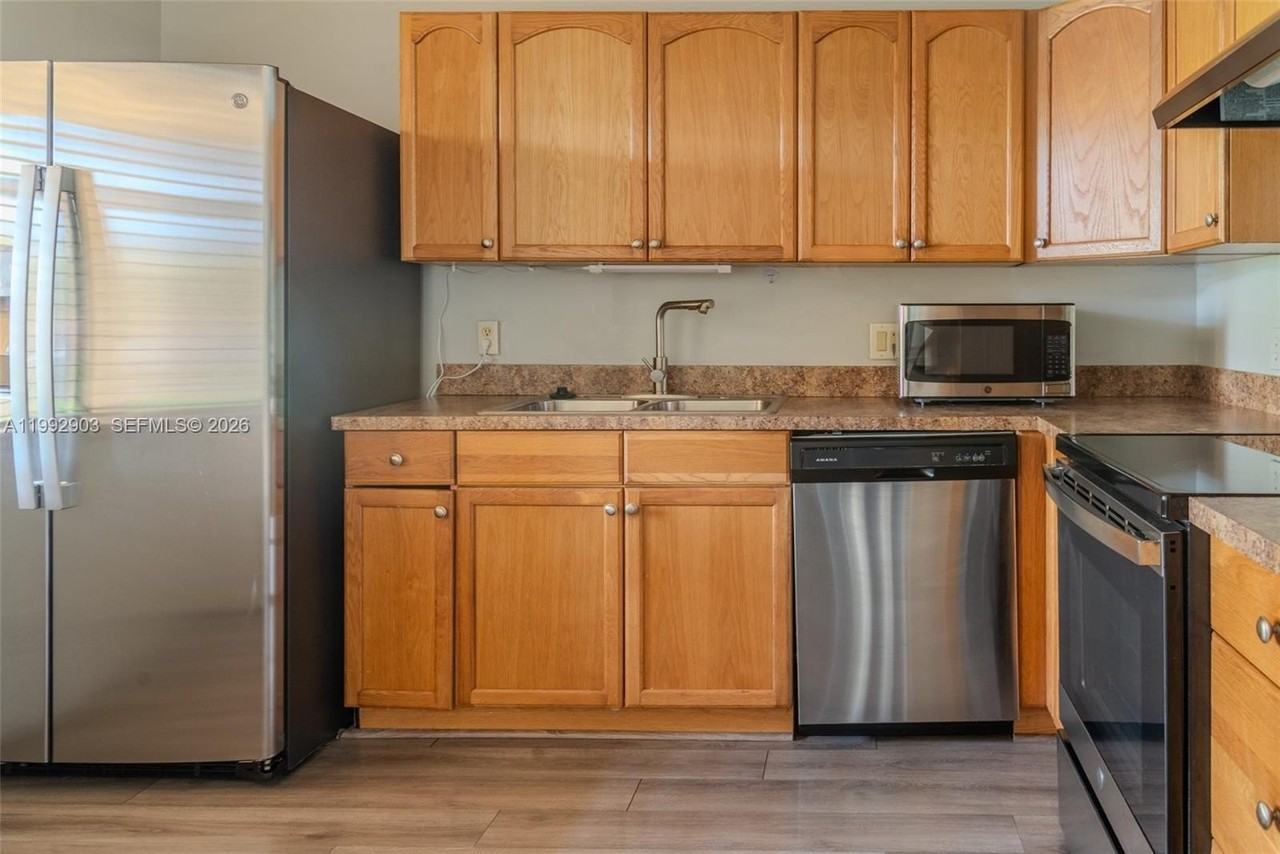 16431 Blatt Blvd #103 - Photo 4 of 14