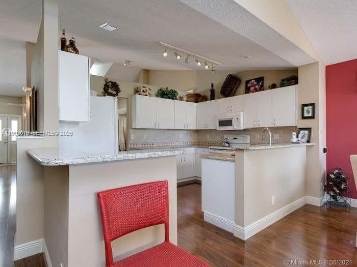 6310 Nw 58th Way #1 - Photo 4 of 4