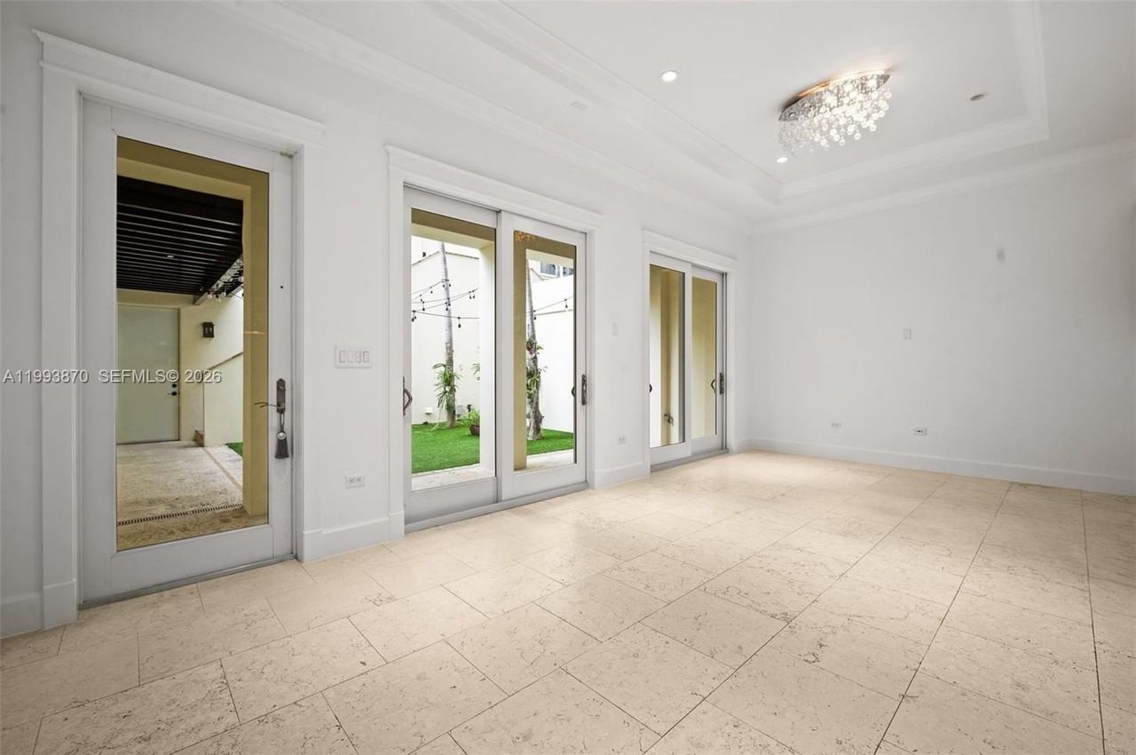 530 Valencia Ave #2 - Photo 6 of 30