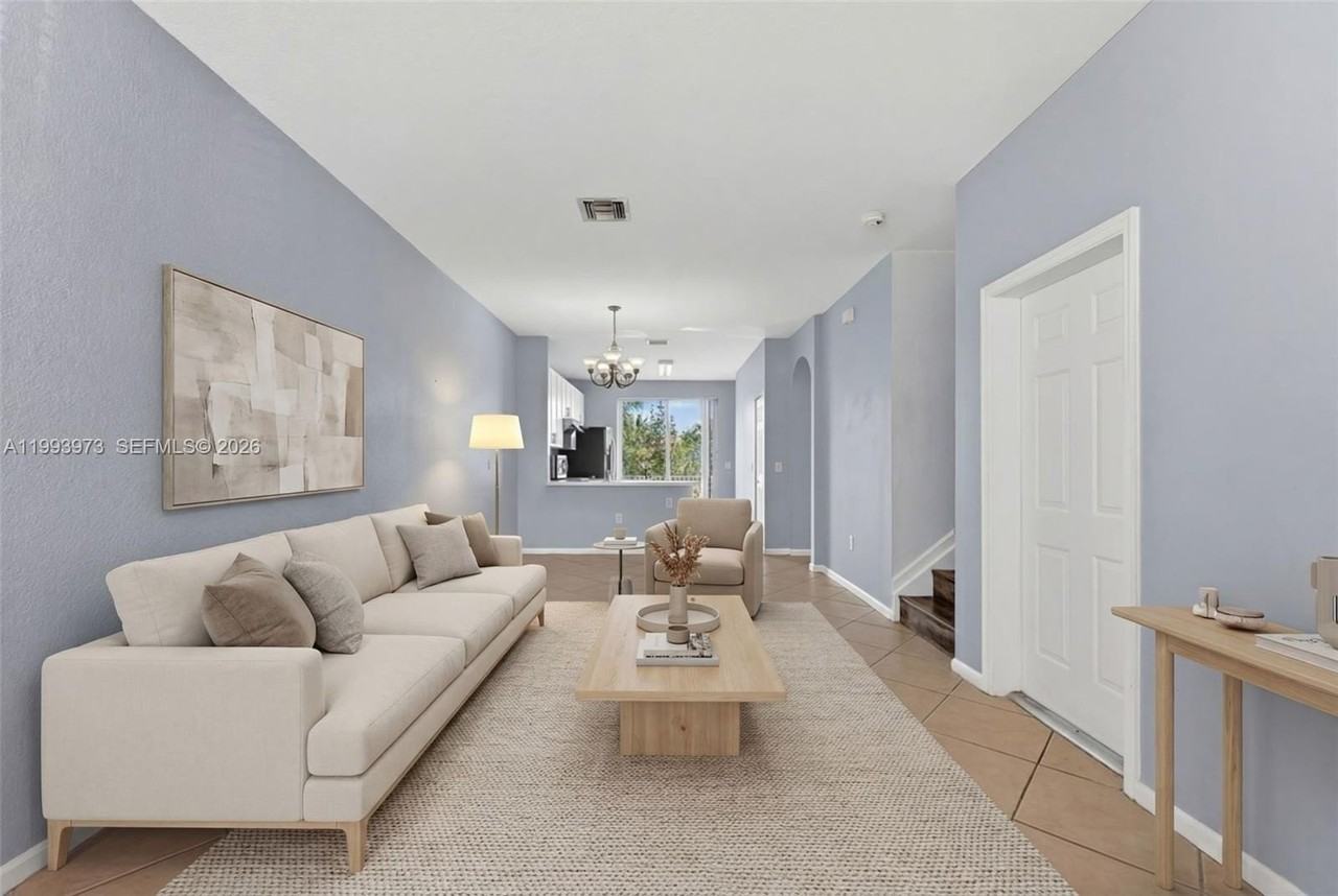 1805 Nw 78th Way - Photo 5 of 28