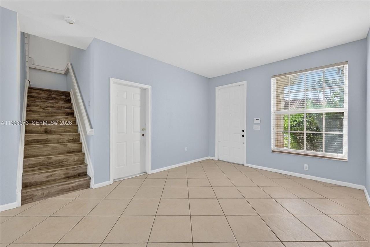 1805 Nw 78th Way - Photo 6 of 28