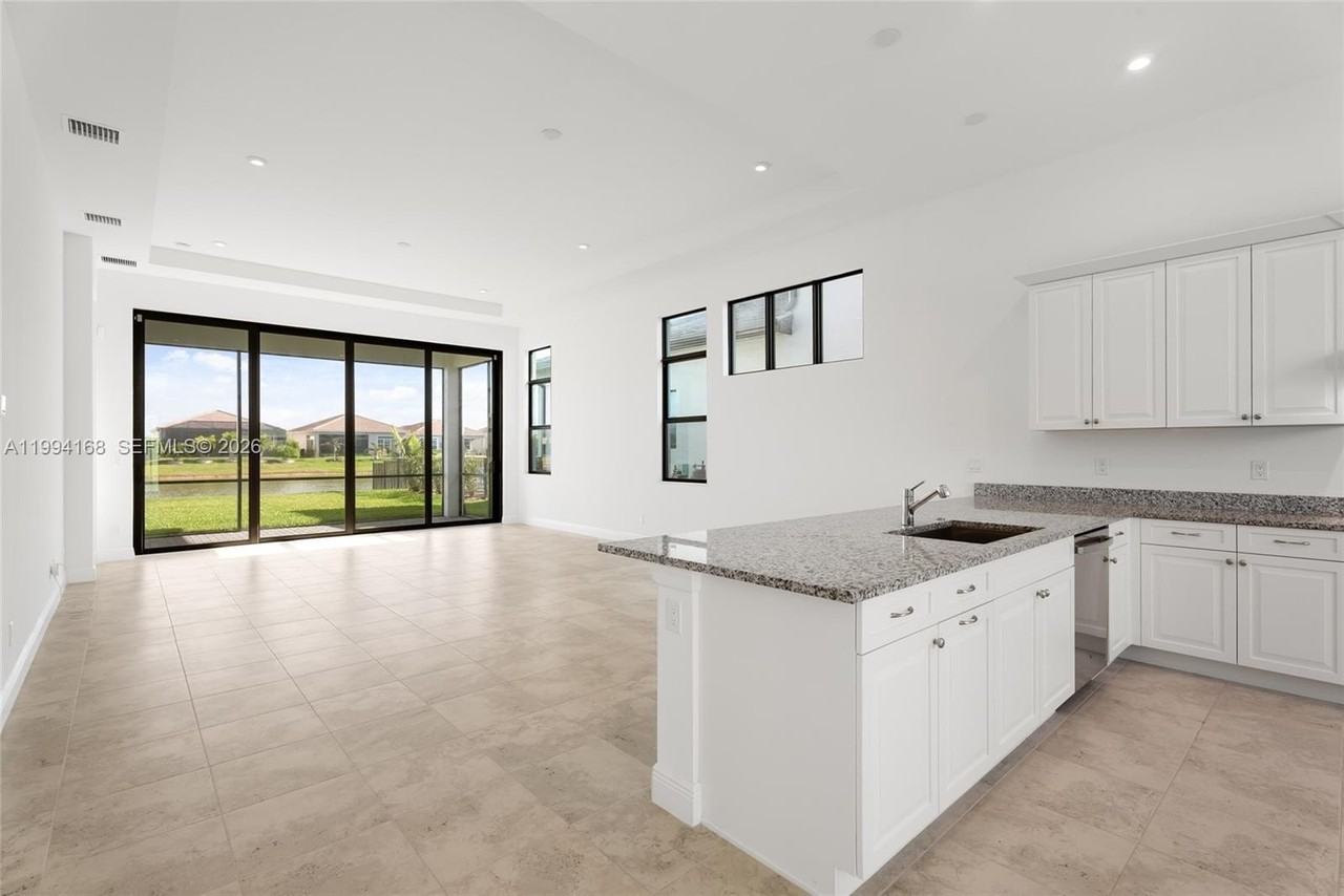 11267 Sw Pietra Way - Photo 4 of 31