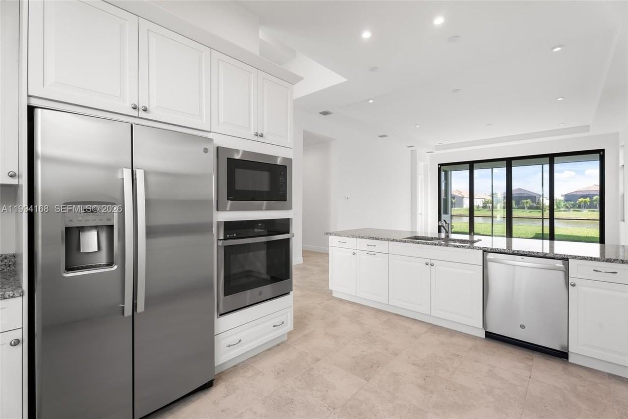 11267 Sw Pietra Way - Photo 6 of 31