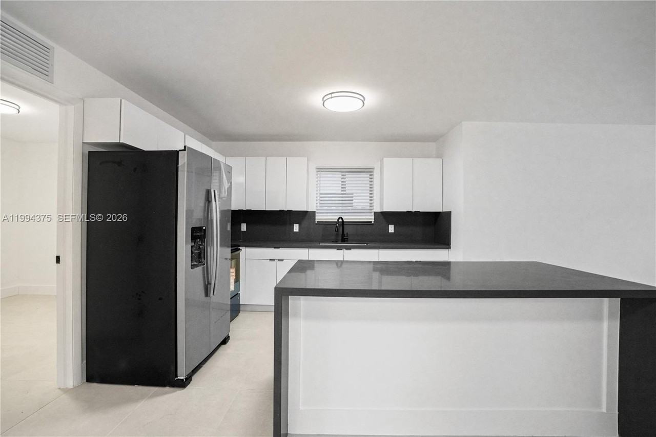 5821 Nw 30th Ave #5821 - Photo 6 of 32