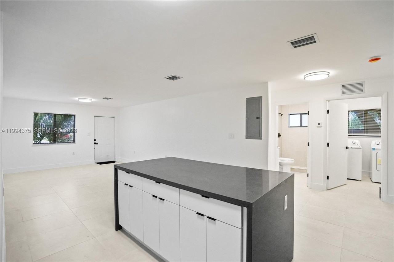 5821 Nw 30th Ave #5821 - Photo 7 of 32