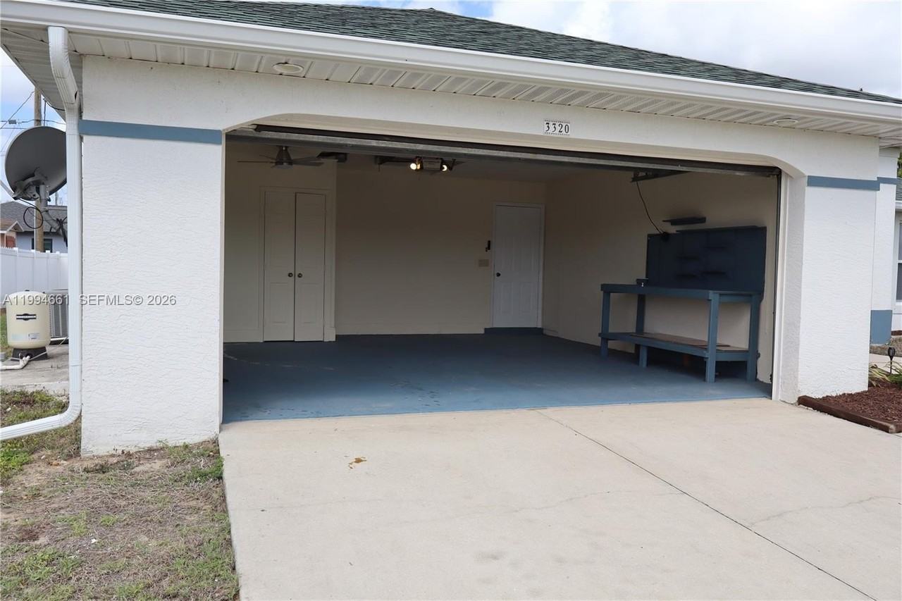 3320 Sw 11th Ave - Photo 3 of 42