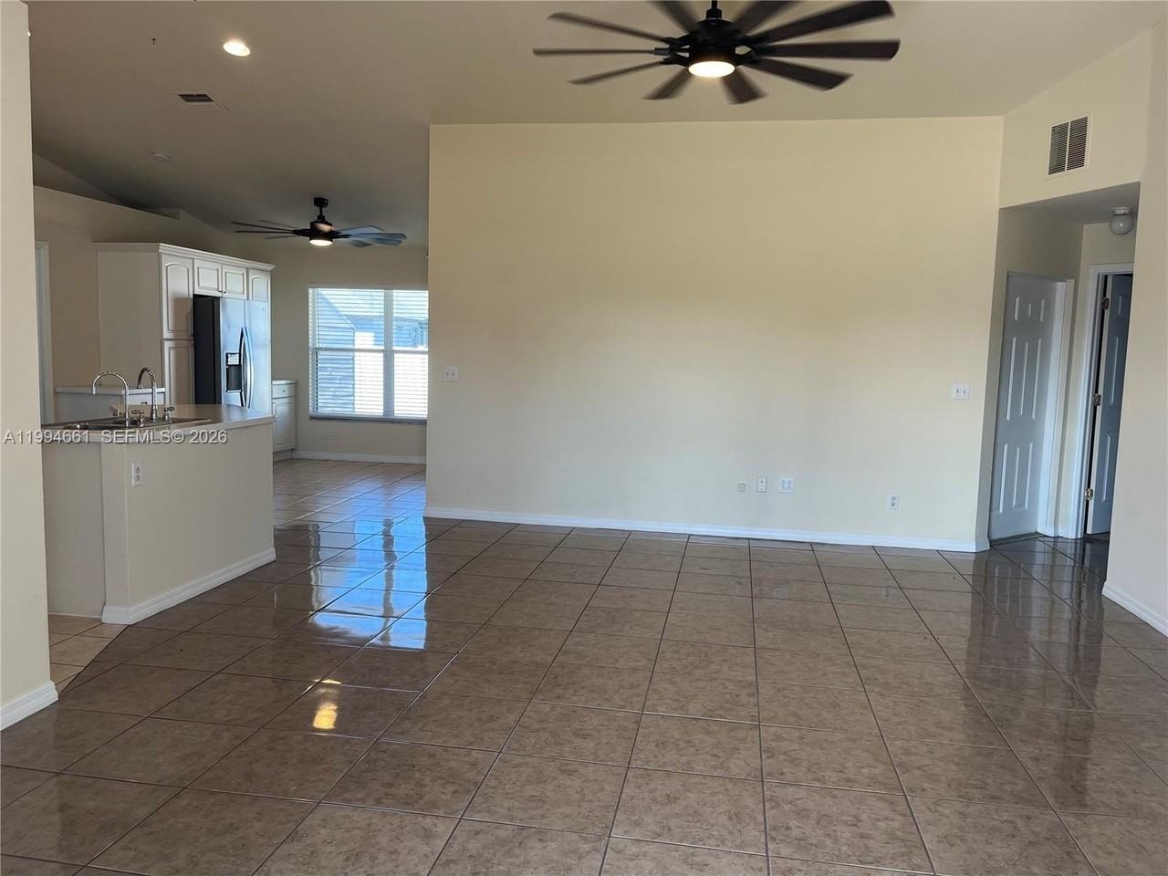 3320 Sw 11th Ave - Photo 5 of 42