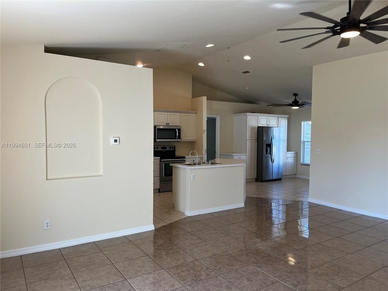 3320 Sw 11th Ave - Photo 7 of 42