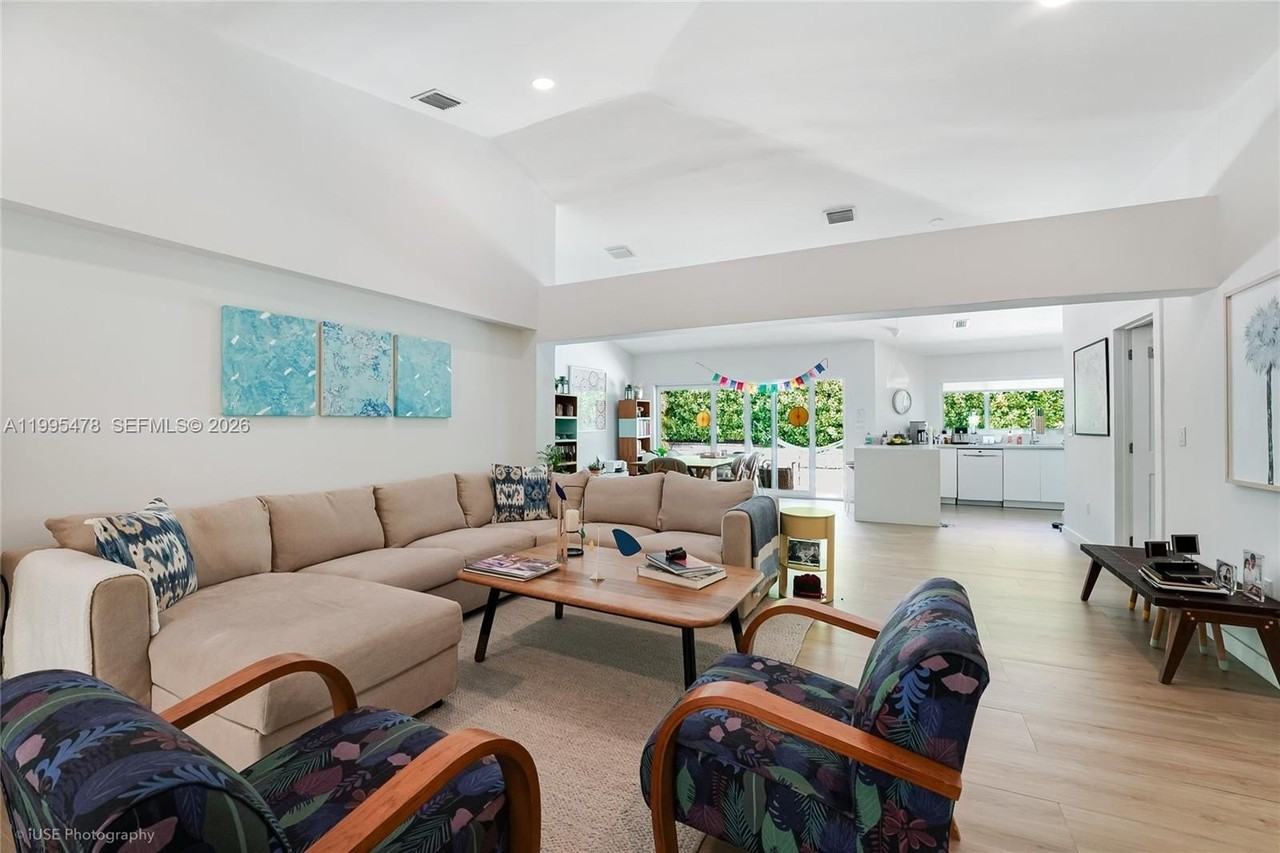 560 Hampton Ln #0 - Photo 2 of 22