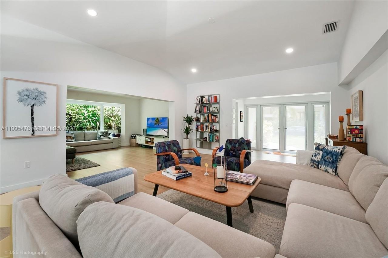 560 Hampton Ln #0 - Photo 3 of 22