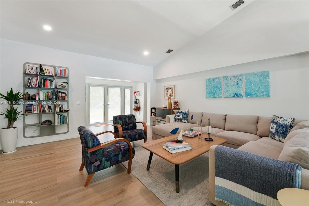 560 Hampton Ln #0 - Photo 4 of 22