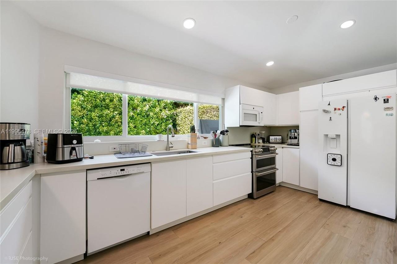 560 Hampton Ln #0 - Photo 7 of 22