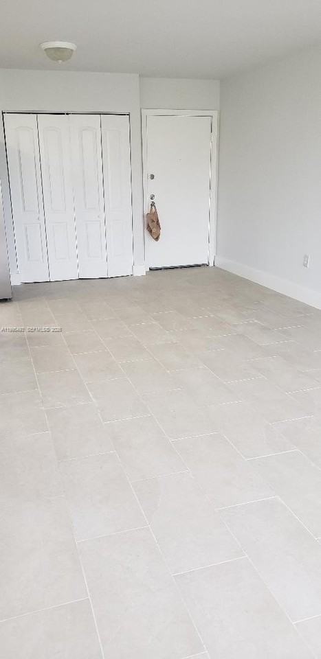 870 Nw 87th Ave #407 - Photo 3 of 24