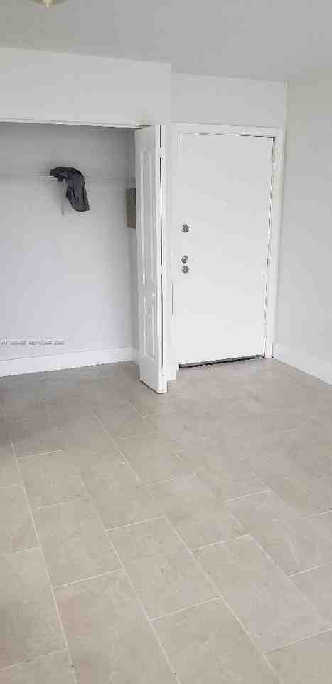 870 Nw 87th Ave #407 - Photo 4 of 24