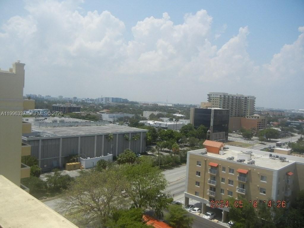 215 Sw 42nd Ave #PH07 - Photo 6 of 23