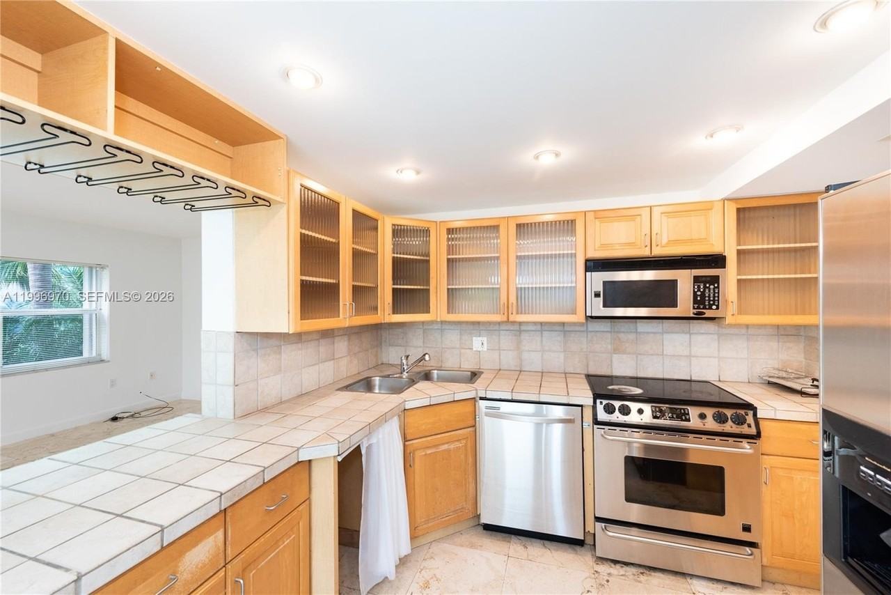 590 Ocean Dr #2C - Photo 7 of 22