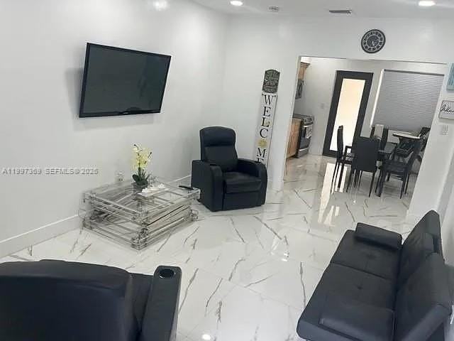 11221 Ne 9th Ave #0 - Photo 2 of 14