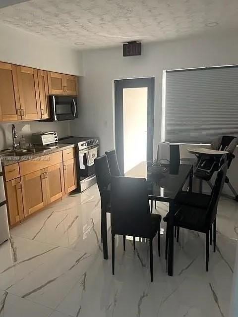 11221 Ne 9th Ave #0 - Photo 4 of 14