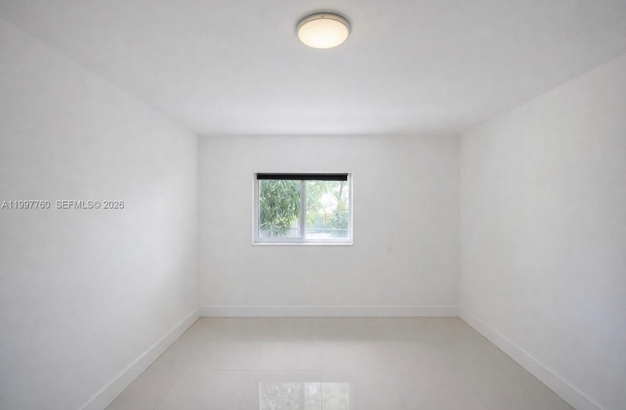 560 Ne 67th St #1 - Photo 6 of 13