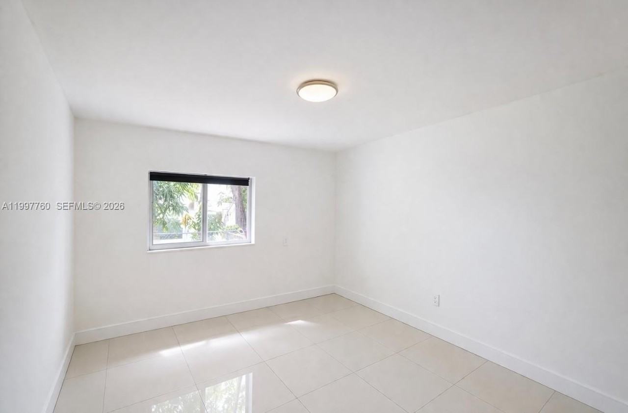 560 Ne 67th St #1 - Photo 7 of 13