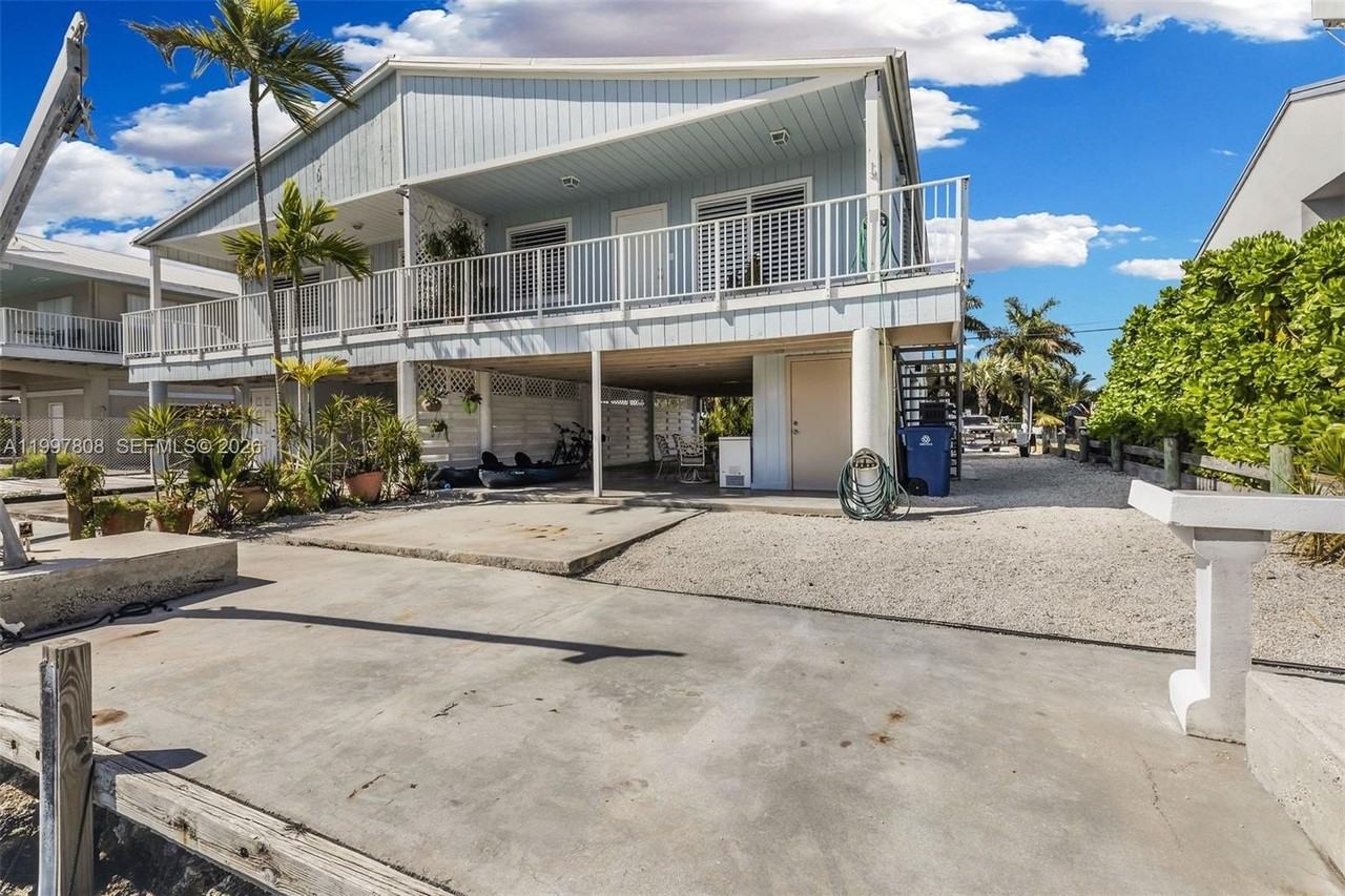 106 Channel Dr #B - Photo 2 of 33