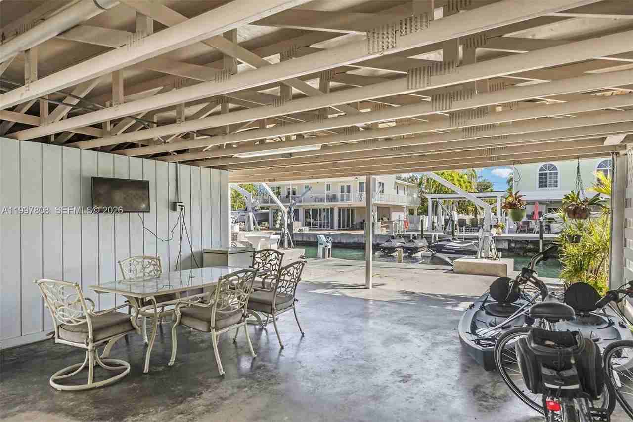 106 Channel Dr #B - Photo 5 of 33