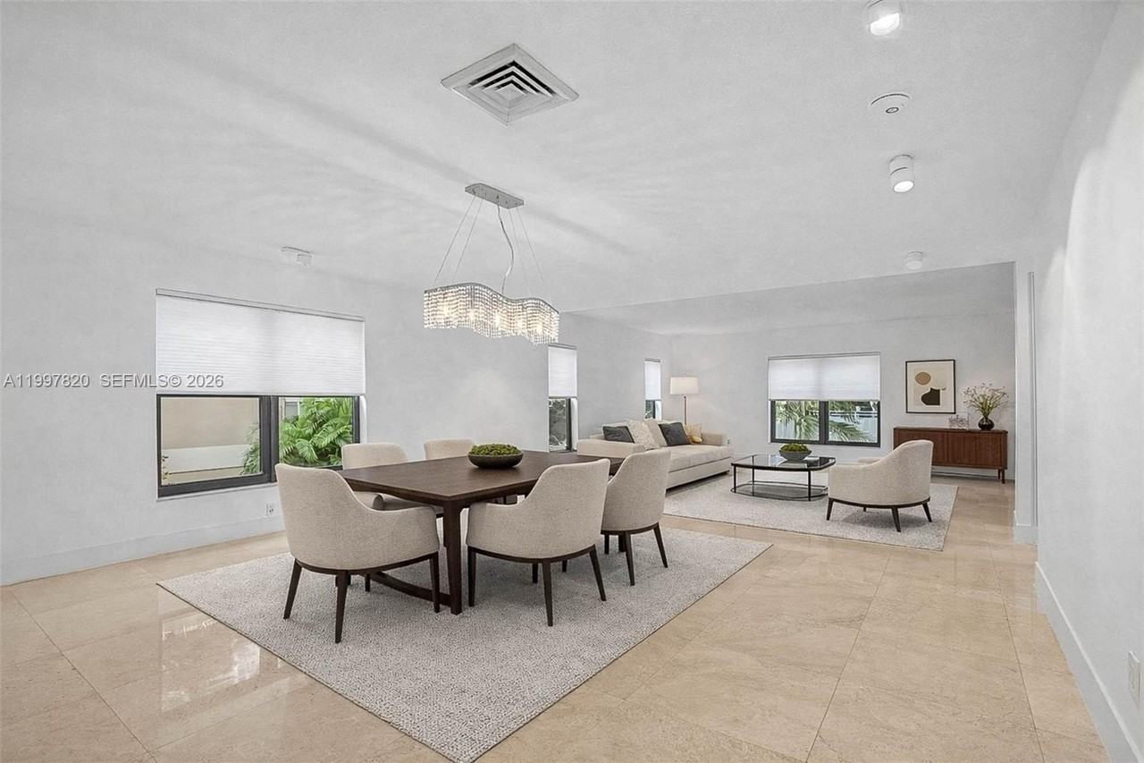 2000 Brickell Ave #2004 - Photo 6 of 23