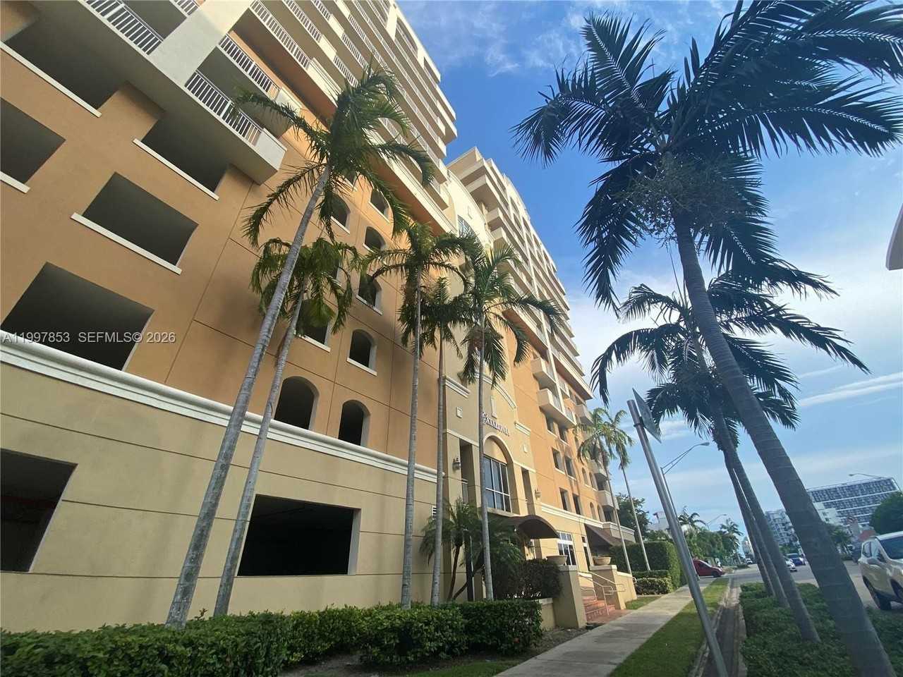 2425 Sw 27th Ave #1008 - Photo 3 of 20