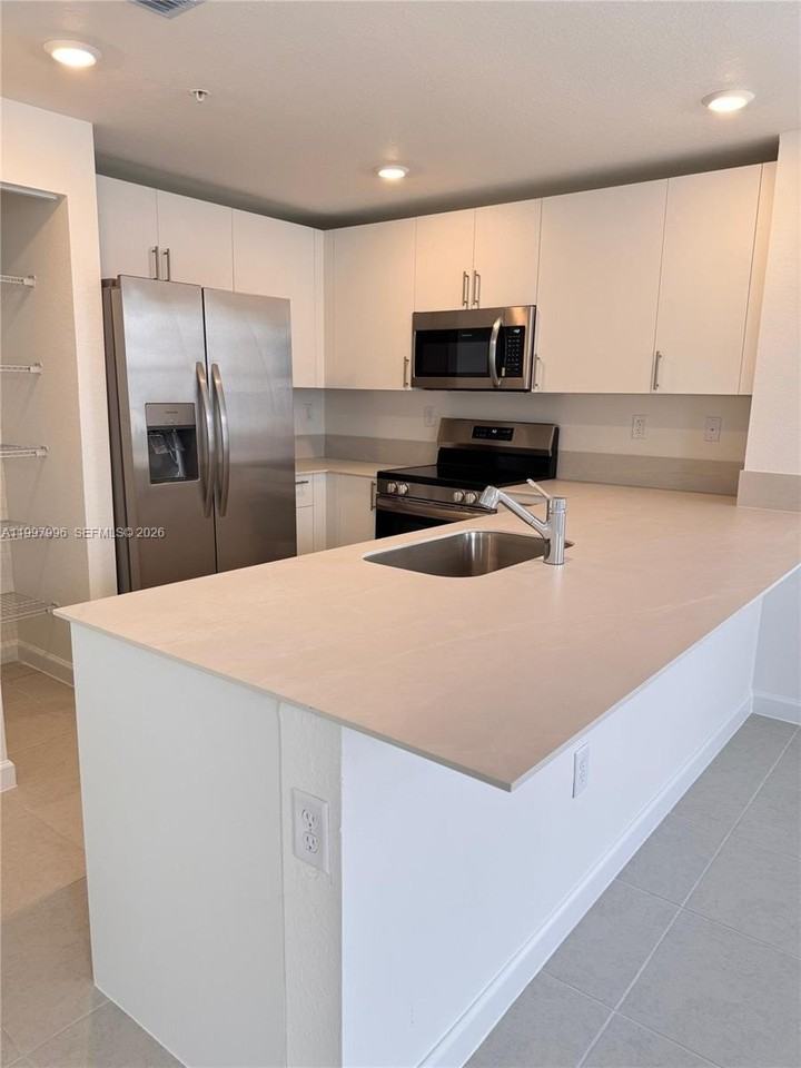 15615 Sw 280th St #10 - Photo 4 of 23