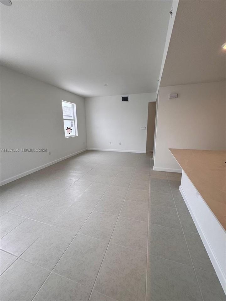 15615 Sw 280th St #10 - Photo 7 of 23