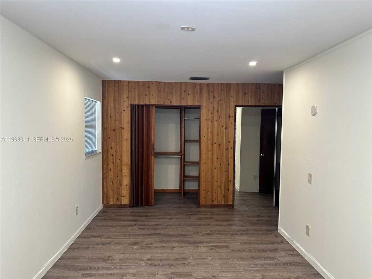 1411 Sw 24th Ct #1-2 - Photo 5 of 37