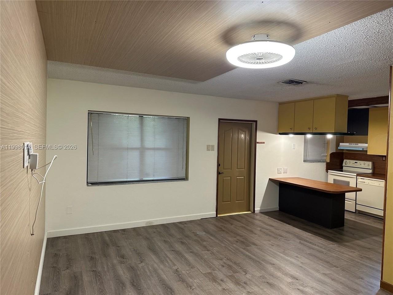 1411 Sw 24th Ct #1-2 - Photo 7 of 37