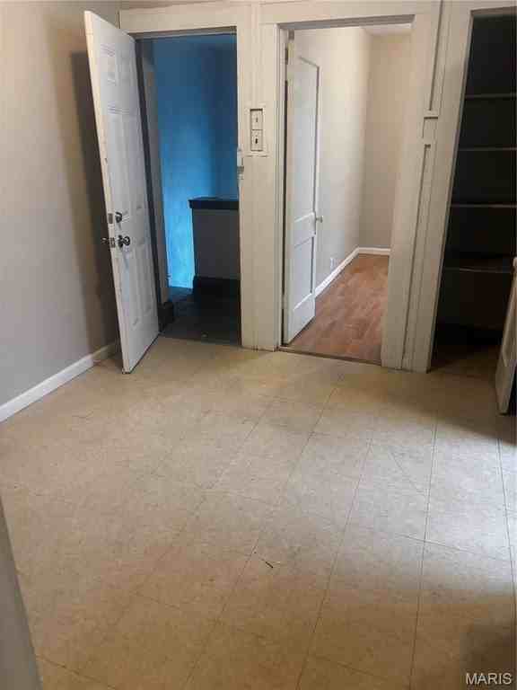 5043 Alaska Ave #B - Photo 3 of 9